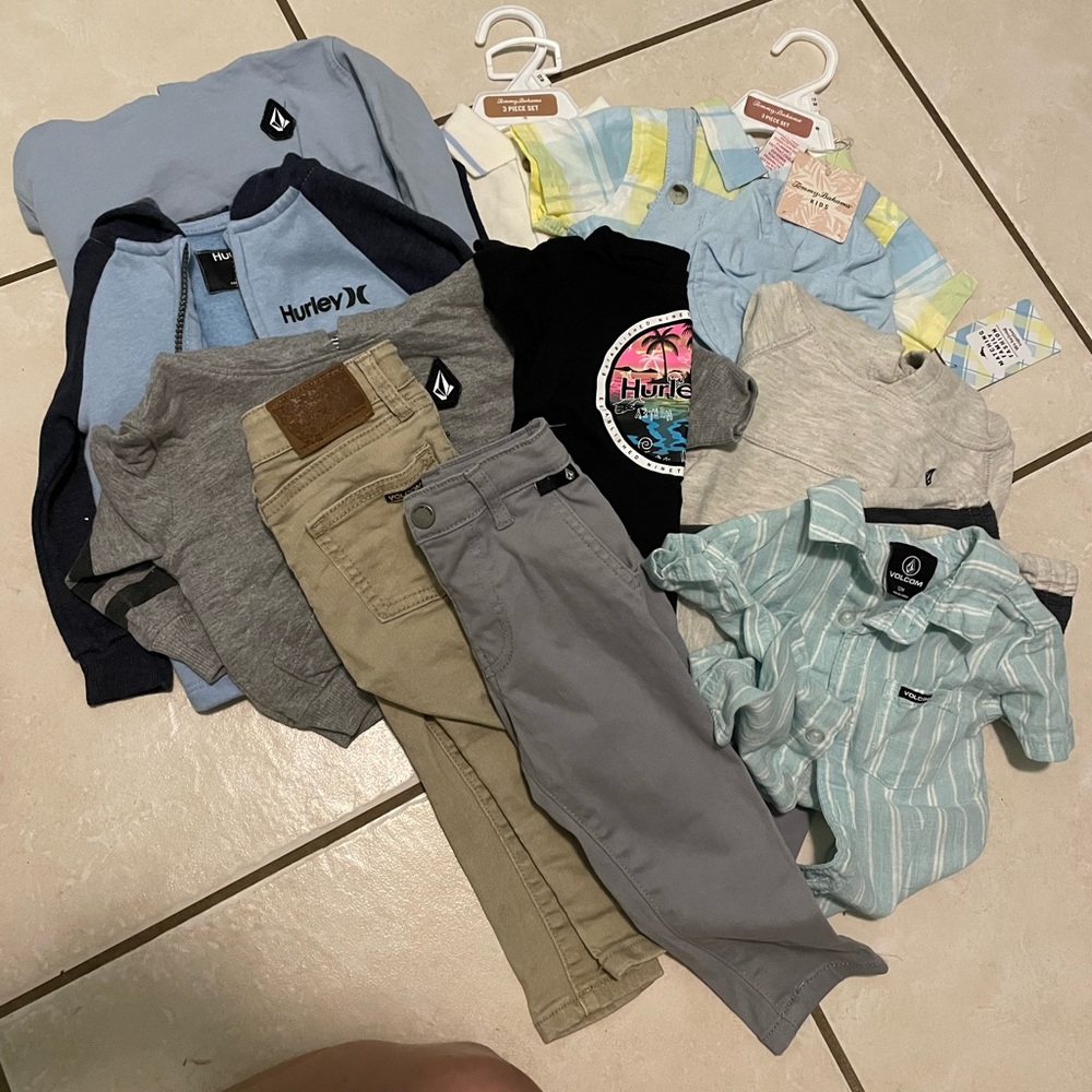 27 Piece Boys Clothing Lot 12 months NAME BRAND GUC